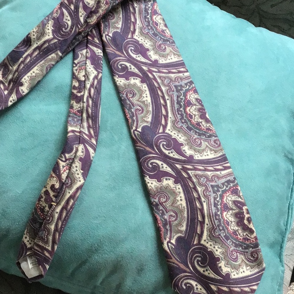 Robert Alan tie